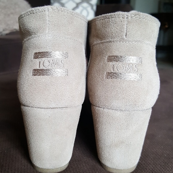 Shoes - Picture 4 of 5